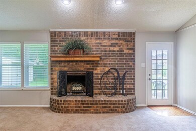 5911 Crestwood Cir E, North Richland Hills, TX 76180 - photo 5