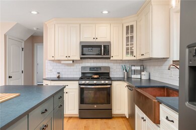 11 Old Pound Hill Rd, North Smithfield, RI 02896 - photo 4