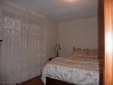 1377 Watson St, Scranton, PA 18504 - photo 5