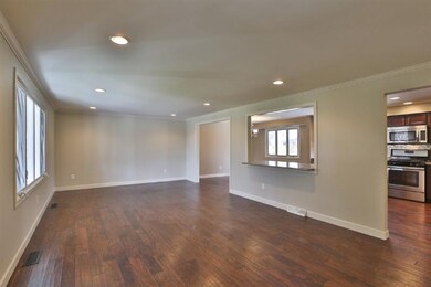 922 Pettibone St, Crown Point, IN 46307 - photo 2