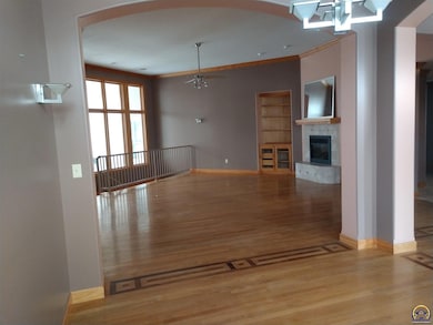 3902 SW Lincolnshire Rd, Topeka, KS 66610 - photo 3