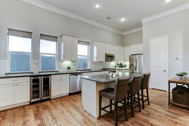 627 W 24th St, Houston, TX 77008 - photo 5