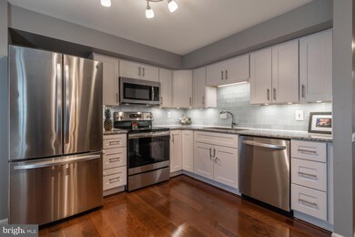 6802 Montivideo Square Ct, Falls Church, VA 22043 - photo 7