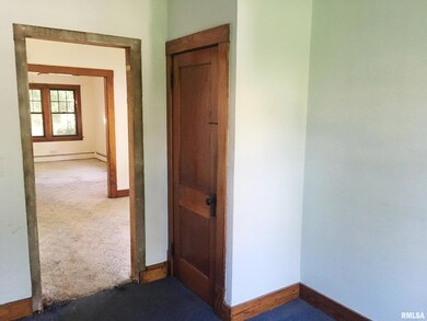 240 N Front St, Virginia, IL 62691 - photo 7