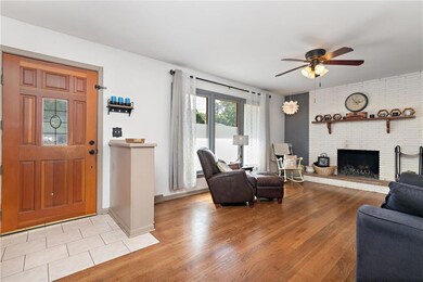 808 NW Maynard St, Blue Springs, MO 64015 - photo 5