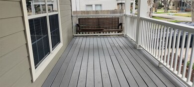 728 Le Green St, Houston, TX 77008 - photo 4