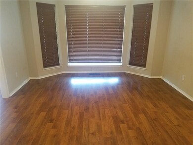 11601 Victoria Place, Oklahoma City, OK 73120 - photo 5