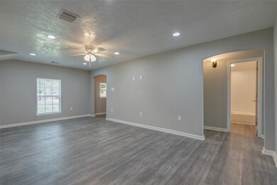 1104 4th St, Bay City, TX 77414 - photo 7