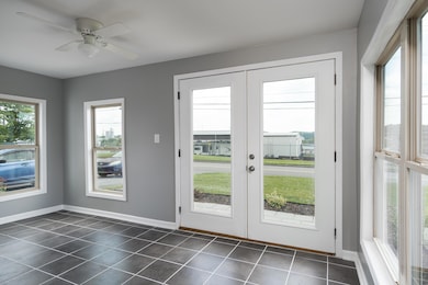 2227 E Fairview Ave, Johnson City, TN 37601 - photo 5