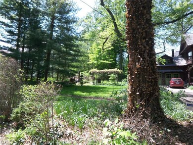 2570 Euclid Heights Blvd, Cleveland, OH 44106 - photo 3