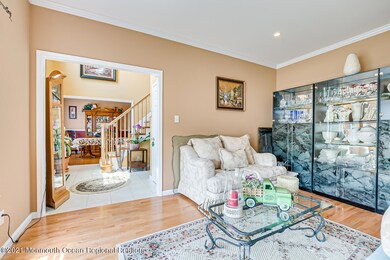 5 Donise Ct South River NJ-large-010-001