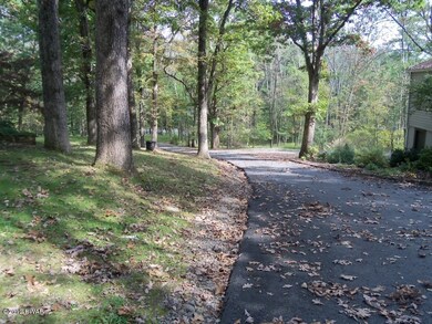 111 Nearing Ln, Milford, PA 18337 - photo 5