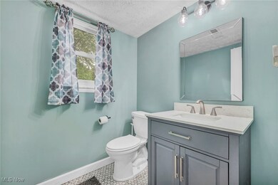 1383 Sherman St, Geneva, OH 44041 - photo 5