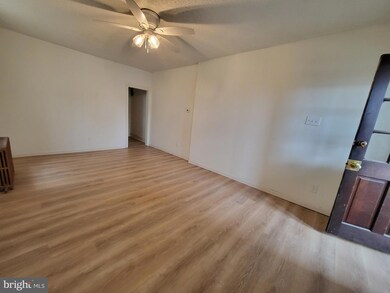 327 N Burlington St unit 1, Gloucester City, NJ 08030 - photo 4