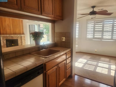 21109 Gary Dr unit 303, Castro Valley, CA 94546 - photo 2