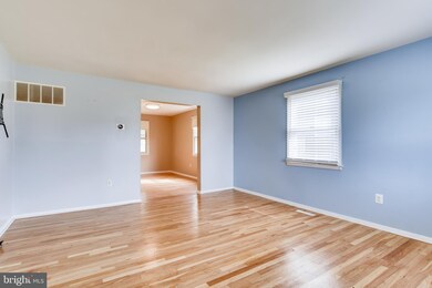 1127 Pelham Wood Rd, Parkville, MD 21234 - photo 3