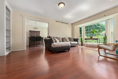 8019 Green Lawn Dr, Houston, TX 77088 - photo 5