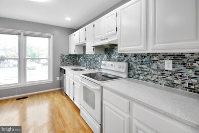 8106 Bonaire Ct, Silver Spring, MD 20910 - photo 3