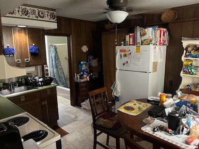 404 N Beech St, Centralia, IL 62801 - photo 7