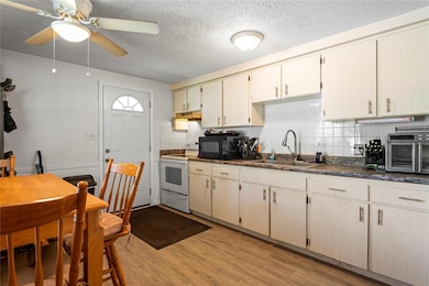 4312 Mesa Dr, New Port Richey, FL 34653 - photo 6