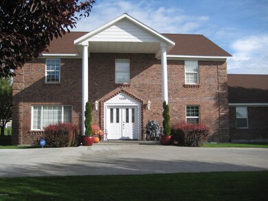 1500 Mapleway front doors