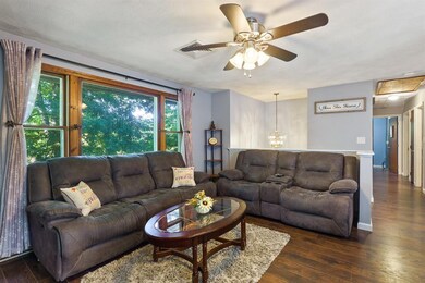 159 Litchfield Rd, Londonderry, NH 03053 - photo 3