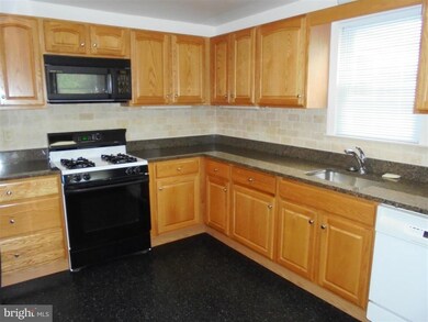 7109 Harrison Ln, Alexandria, VA 22306 - photo 2