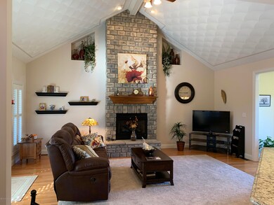 511 Woodland Pass, Mount Washington, KY 40047 - photo 2