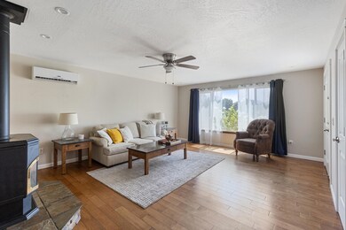 1626 NW F St, Grants Pass, OR 97526 - photo 2