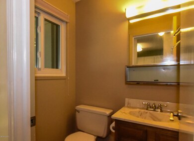 1/2 bath