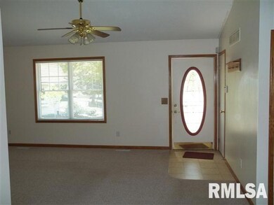 4617 Fillmore Ct, Davenport, IA 52806 - photo 3
