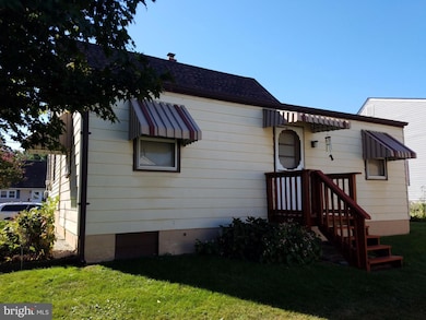 954 Lance Ave, Essex, MD 21221 - photo 3