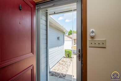 3556 SW Willow Brook Dr, Topeka, KS 66614 - photo 2