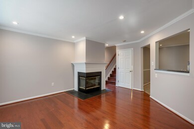 8318 Duck Hawk Way unit 10, Lorton, VA 22079 - photo 5