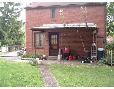 Yard/Garden. Covered back patio.