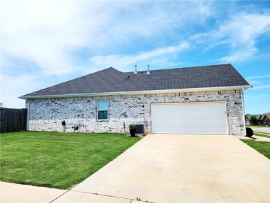 321 Captain Stockton St, Prairie Grove, AR 72753 - photo 3