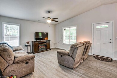 1446 Rolling Rd, Asheboro, NC 27205 - photo 3