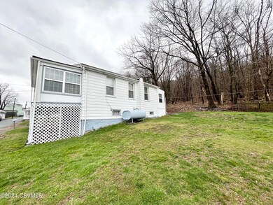 1423 W Independence St, Coal Township, PA 17866 - photo 4