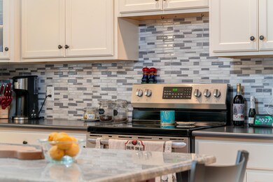 321 S Main St-32