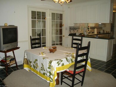 679 Brownmire Dr, Asheboro, NC 27205 - photo 6