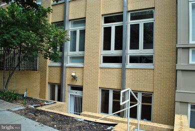 2363 Champlain St NW unit B, Washington, DC 20009 - photo 4
