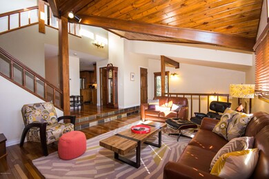 05 Living Room 2