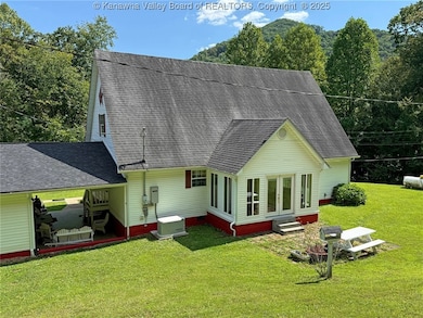 23836 Pond Fork Rd, Bob White, WV 25028 - photo 7