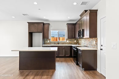 8760 S Loop Blvd, California City, CA 93505 - photo 4