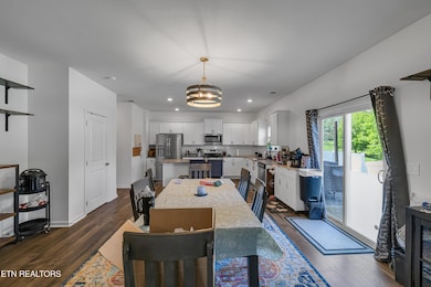 2498 Stream View ln-111