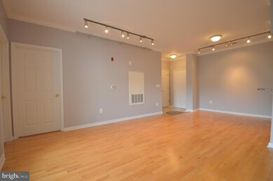 4551 Strutfield Ln unit 4328, Alexandria, VA 22311 - photo 3