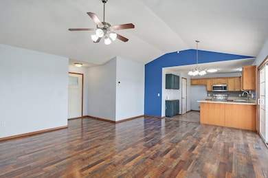 1603 W Robin St-6
