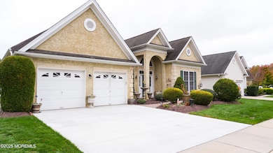 1 Belmont Ct, Freehold, NJ 07728 - photo 4