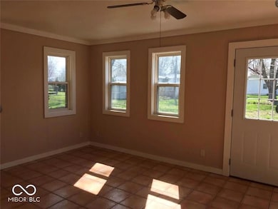 624 E Fairview Dr, Greenwood, IN 46142 - photo 7