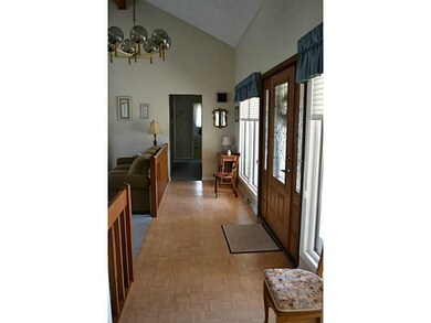 Entry/Foyer.
